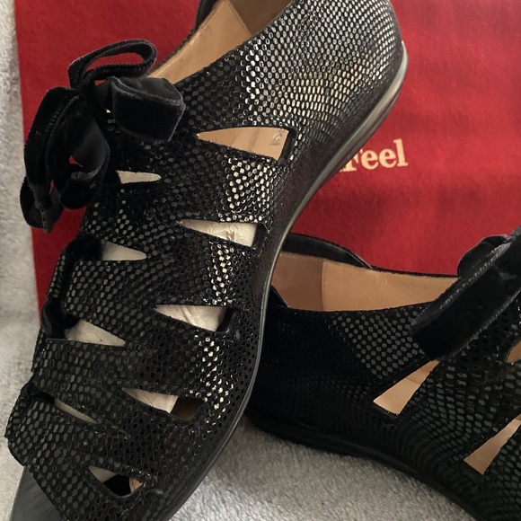 Beautiful Shoes, Black Opti-effect Suede, Edyta